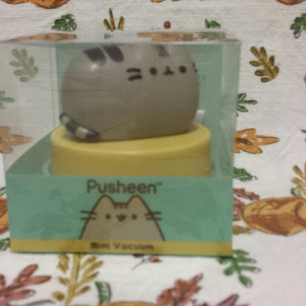 Pusheen Mini Vacuum